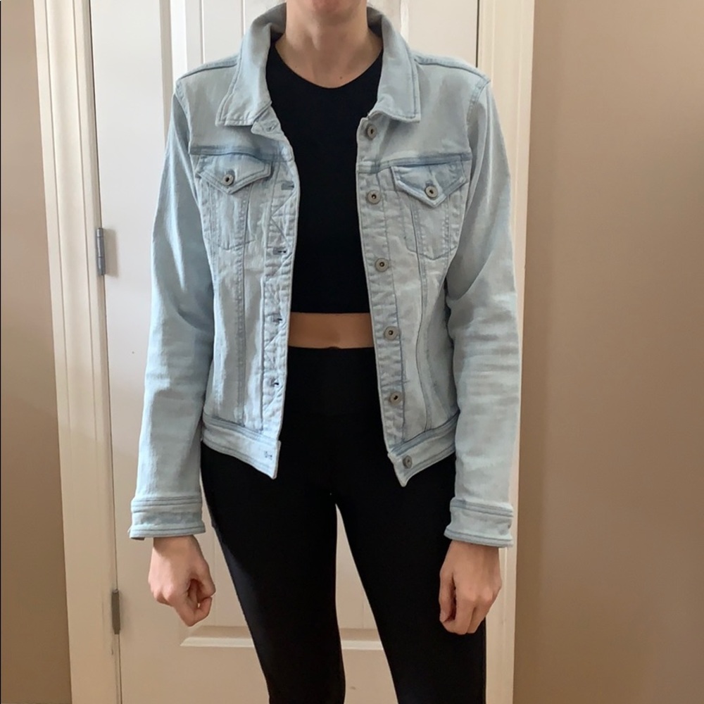 Light denim jacket. Size small
